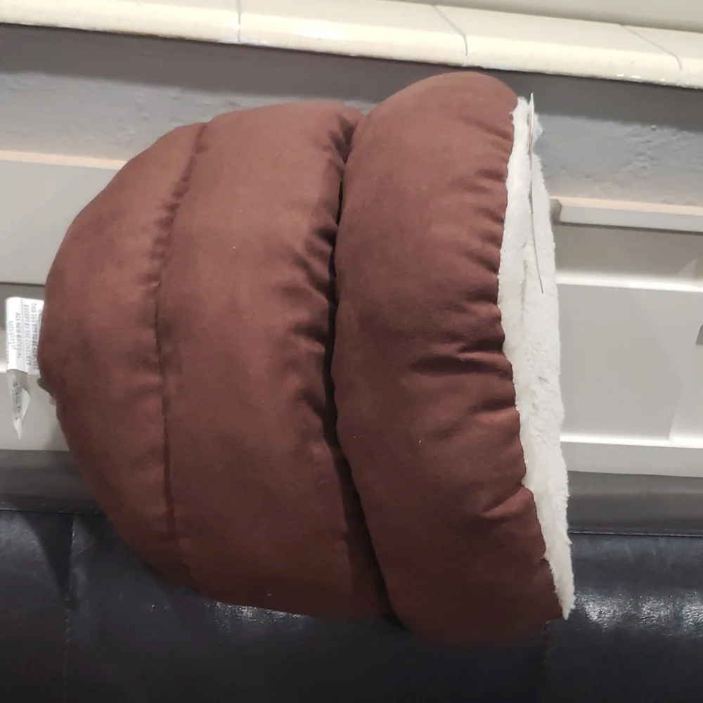 Bundle of 2 Cat bed NWT